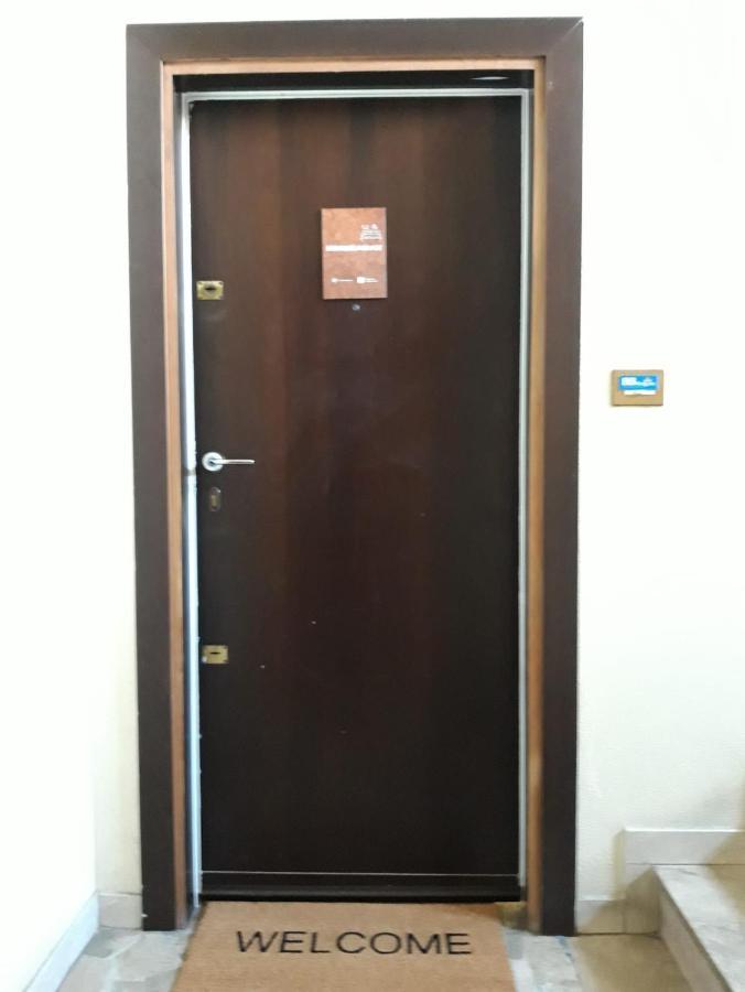 Bed&Breakfast Bbqueen Sandonato Policlinico San Donato Milanese Buitenkant foto