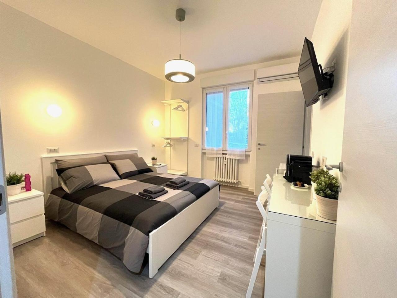 Bed&Breakfast Bbqueen Sandonato Policlinico San Donato Milanese Buitenkant foto