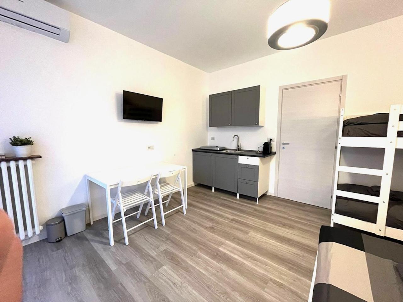 Bed&Breakfast Bbqueen Sandonato Policlinico San Donato Milanese Buitenkant foto
