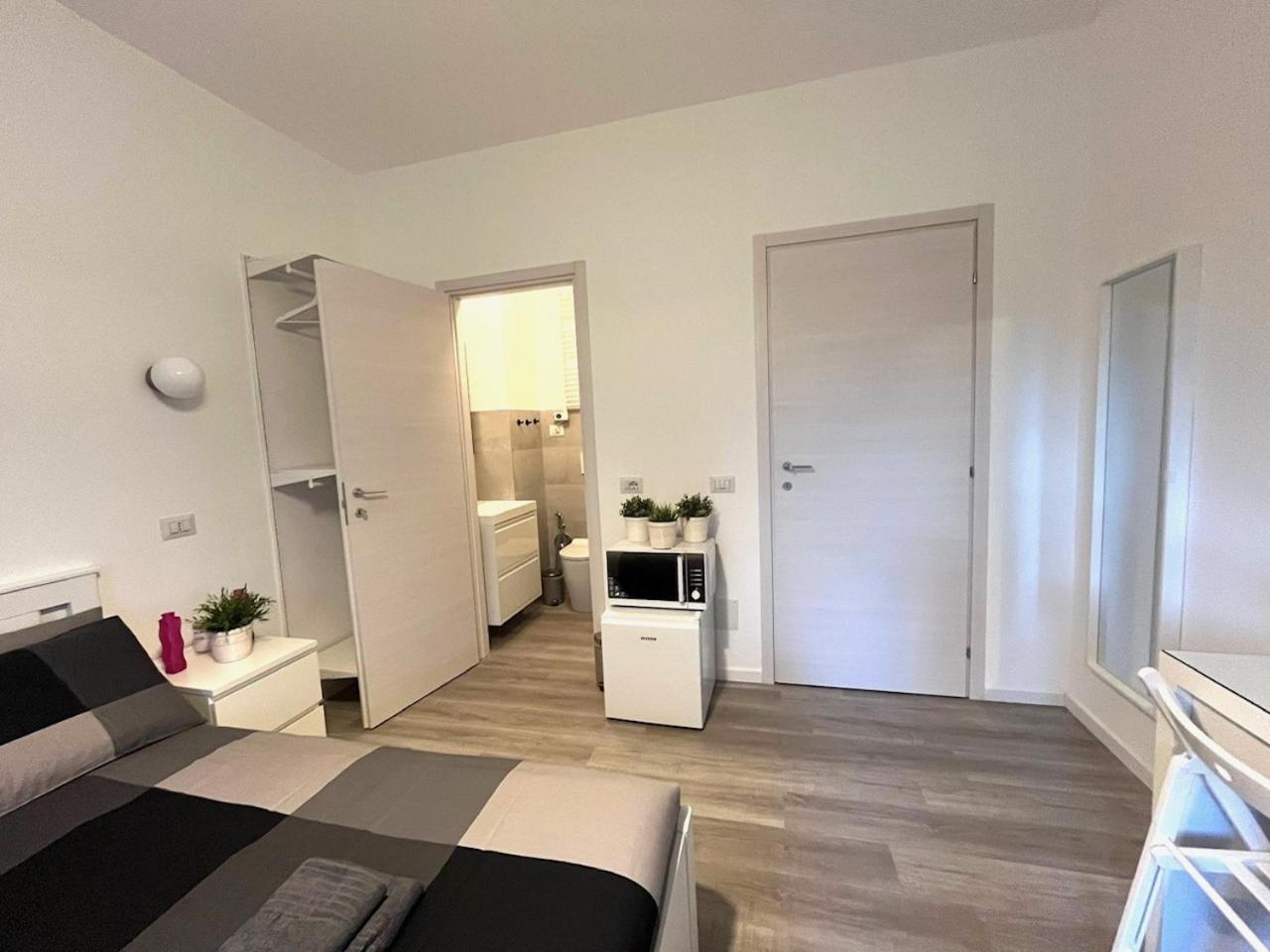 Bed&Breakfast Bbqueen Sandonato Policlinico San Donato Milanese Buitenkant foto