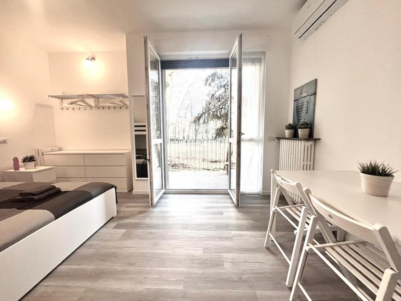 Bed&Breakfast Bbqueen Sandonato Policlinico San Donato Milanese Buitenkant foto